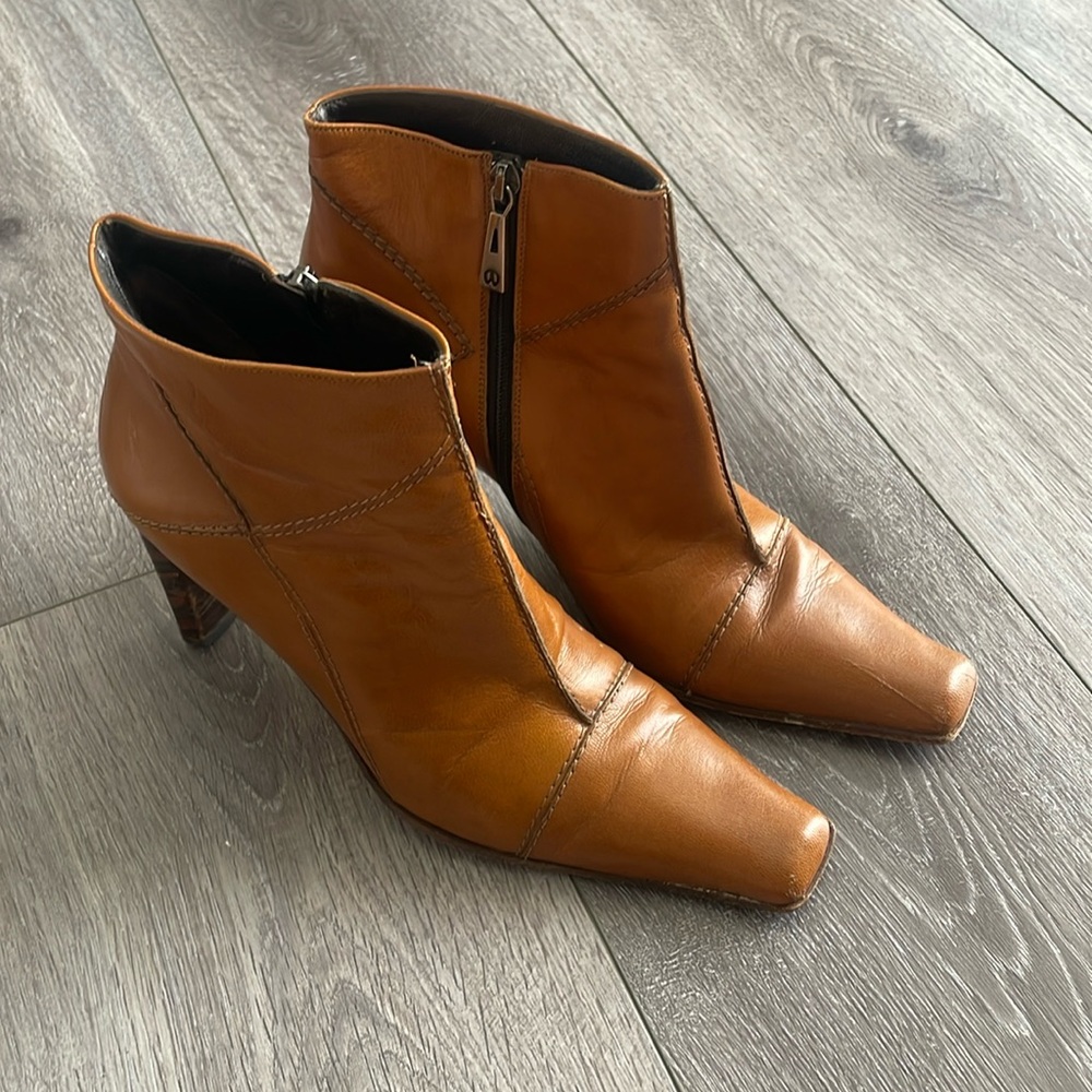 Claudia Ciuti booties